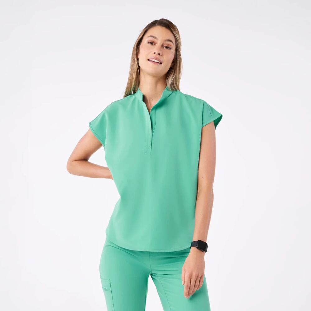 FIGS Technical Collection Rafaela Oversized Scrub Top Surgical Green Small